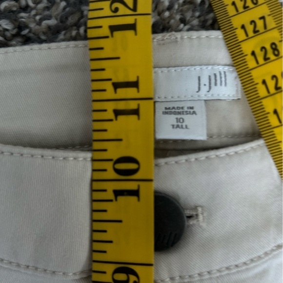 5/$25 J.Jill cream colored lightweight ankle pants size 10 Tall - Picture 8 of 12
